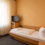 Warias Am Geiseltalsee - Naehe Merseburg Und Muecheln Hotel
