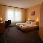 Warias Am Geiseltalsee - Naehe Merseburg Und Muecheln