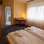 Warias Am Geiseltalsee - Naehe Merseburg Und Muecheln 3*