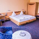 Warias Am Geiseltalsee - Naehe Merseburg Und Muecheln Szálloda 3*