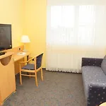Hotel Warias Am Geiseltalsee - Naehe Merseburg Und Muecheln