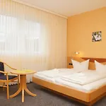 Warias Am Geiseltalsee - Naehe Merseburg Und Muecheln