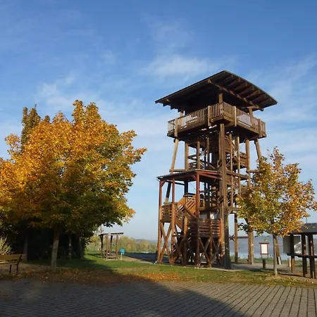 Hotel Warias Am Geiseltalsee - Naehe Merseburg Und Muecheln 3*