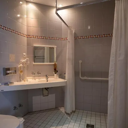 Warias Hotel&restaurant Am Geiseltalsee - Nähe Merseburg Hotel 3*