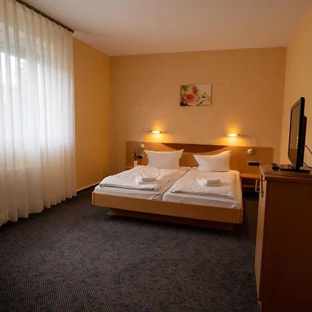 Hotel Warias Hotel&restaurant Am Geiseltalsee - Nähe Merseburg