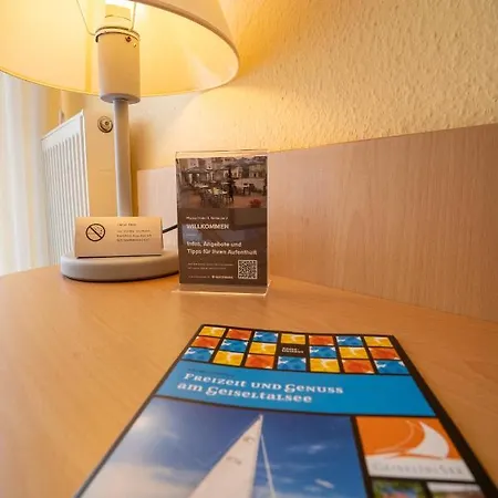 Warias Am Geiseltalsee - Naehe Merseburg Und Muecheln Braunsbedra