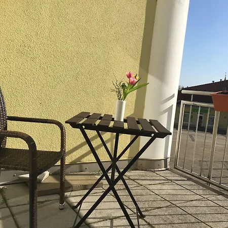 Warias Am Geiseltalsee - Naehe Merseburg Und Muecheln Hotel