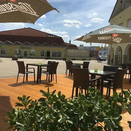 Hotel Warias & Restaurant 3*