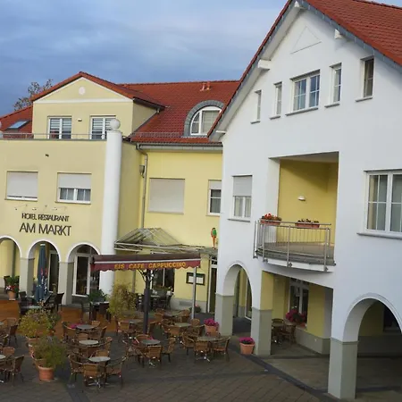 Hotel Warias & Restaurant 3*
