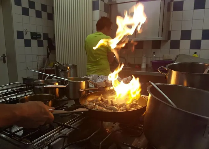 Warias Am Geiseltalsee - Naehe Merseburg Und Muecheln