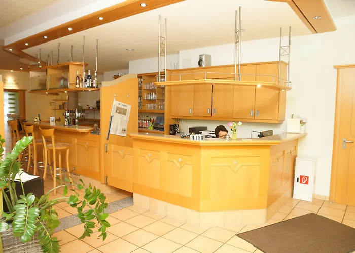 Warias Am Geiseltalsee - Naehe Merseburg Und Muecheln