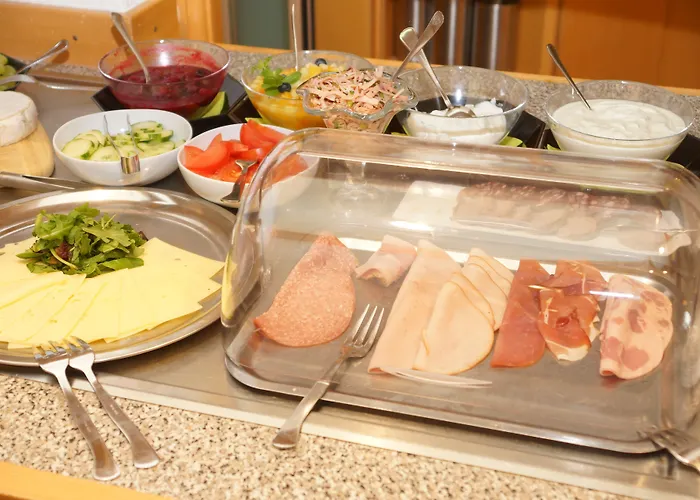 Warias Am Geiseltalsee - Naehe Merseburg Und Muecheln