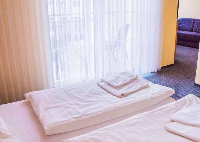 Hotell Warias Am Geiseltalsee - Naehe Merseburg Und Muecheln 3*