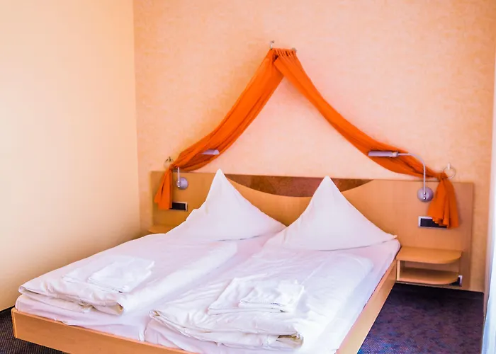 Hotell Warias Am Geiseltalsee - Naehe Merseburg Und Muecheln 3*