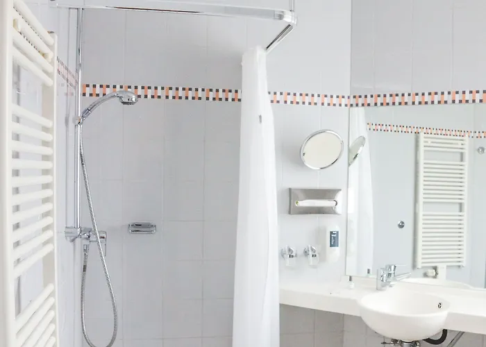 Warias Am Geiseltalsee - Naehe Merseburg Und Muecheln Braunsbedra