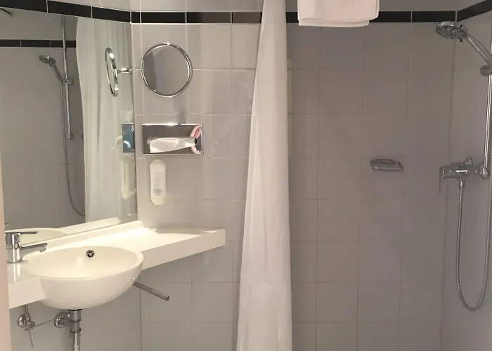 Warias Am Geiseltalsee - Naehe Merseburg Und Muecheln Braunsbedra