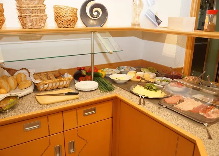 Hotell Warias Am Geiseltalsee - Naehe Merseburg Und Muecheln Braunsbedra