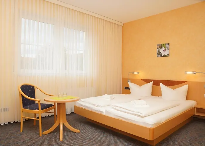 Warias Am Geiseltalsee - Naehe Merseburg Und Muecheln